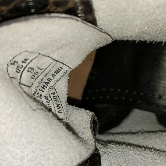 Dr. Martens leopard print lace up combat size 9 - Picture 7 of 8